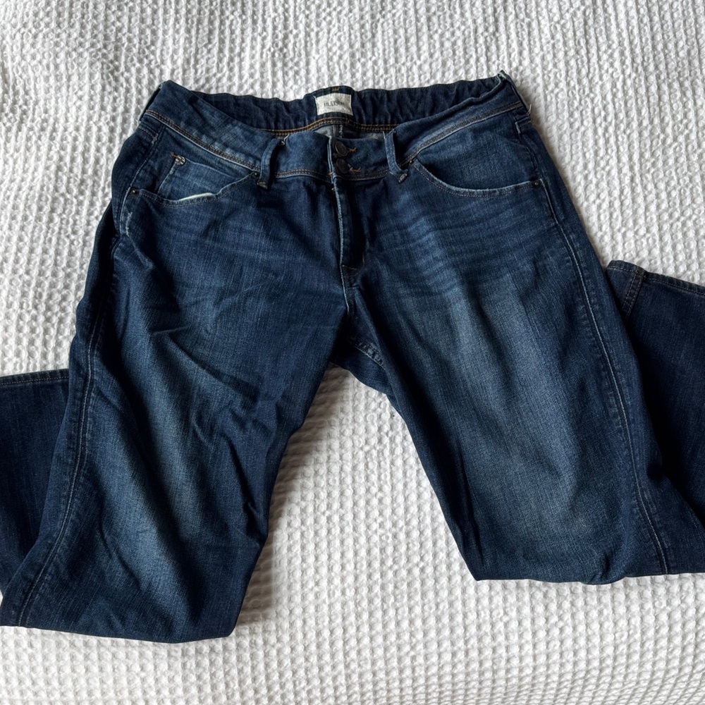 Classic Dark Wash Women's Jeans - Comfortable Stretch